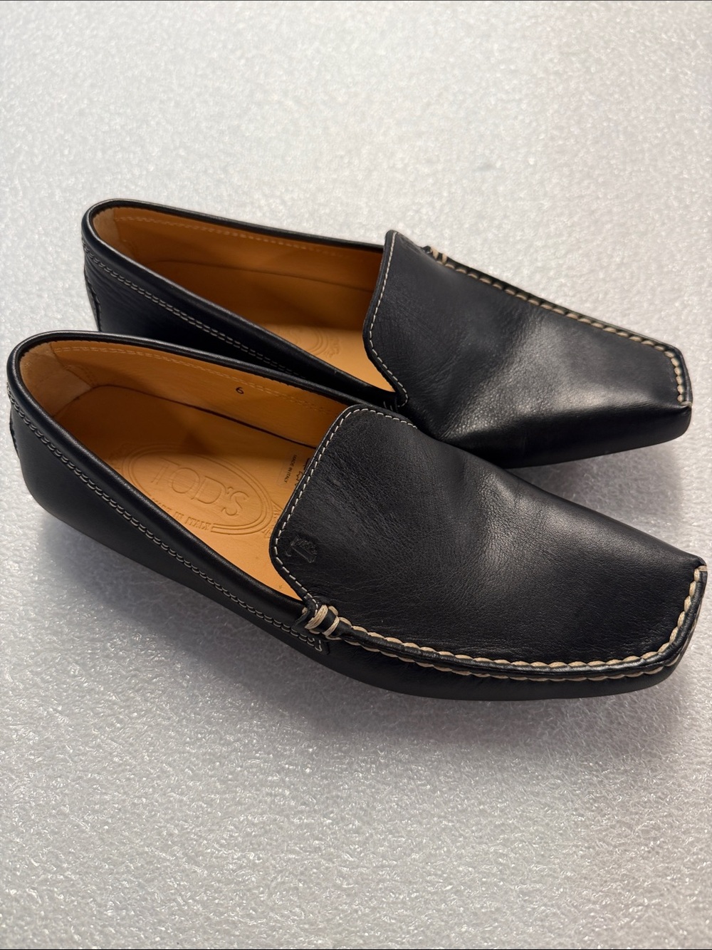 Tod's Black Leather Slip-On Driving Loafers with Contrast Stitching